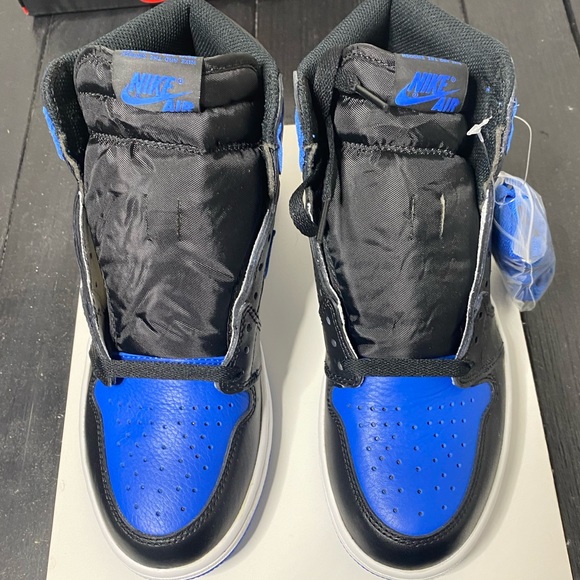 BRAND NEW!! NIKE AIR JORDAN 1 RETRO HIGH OG ROYAL - Picture 3 of 5